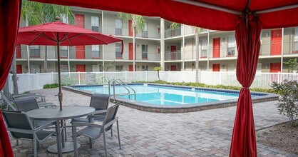 Promenade At Belleair Apartments in Clearwater, FL - Foto de edificio - Building Photo