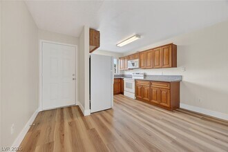 3591 S Arville St in Las Vegas, NV - Building Photo - Building Photo