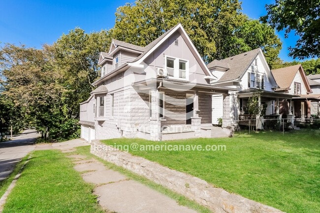 214 Jackson Ave in Kansas City, MO - Foto de edificio - Building Photo