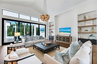 3200 Crayton Rd in Naples, FL - Building Photo - Building Photo