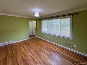 23480 Norwood St in Oak Park, MI - Building Photo - Building Photo