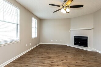 104 River Bend Rd in Hendersonville, TN - Foto de edificio - Building Photo