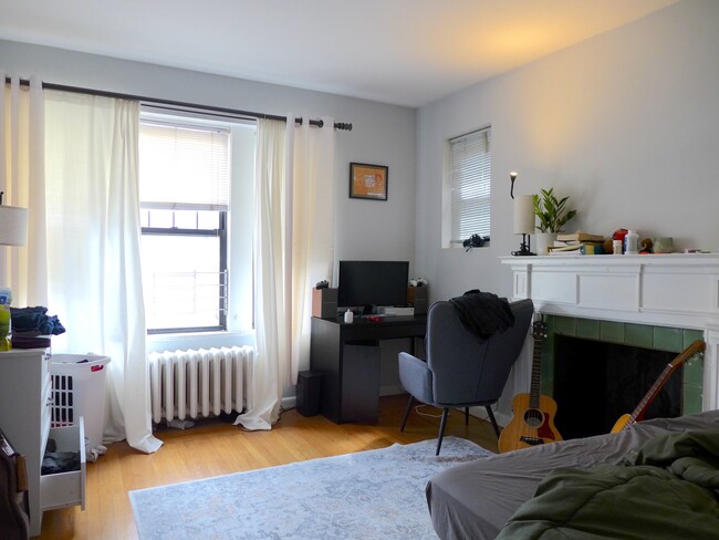 10 Keswick St, Unit 1
