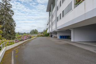 Blue Sky Vista in Mercer Island, WA - Foto de edificio - Building Photo