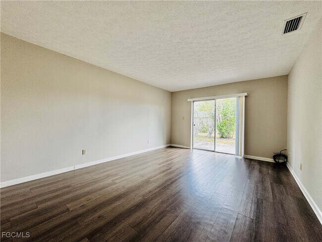 3619 SE 9th Pl in Cape Coral, FL - Building Photo - Building Photo