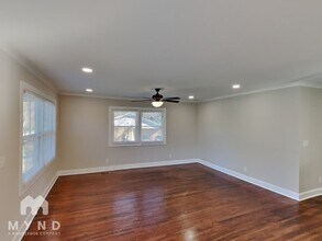 2408 Dora Dr in Charlotte, NC - Foto de edificio - Building Photo