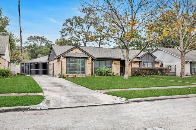 1130 Thornton Rd in Houston, TX - Foto de edificio - Building Photo