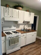 127-1 W 4th St, Unit 2 in Bridgeport, PA - Building Photo - Building Photo