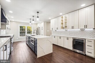 2613 Mountain Laurel Pl in Reston, VA - Building Photo - Building Photo