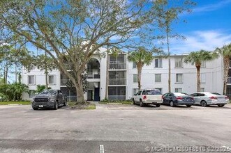 2500 SE Anchorage Cove in Port St. Lucie, FL - Building Photo - Building Photo