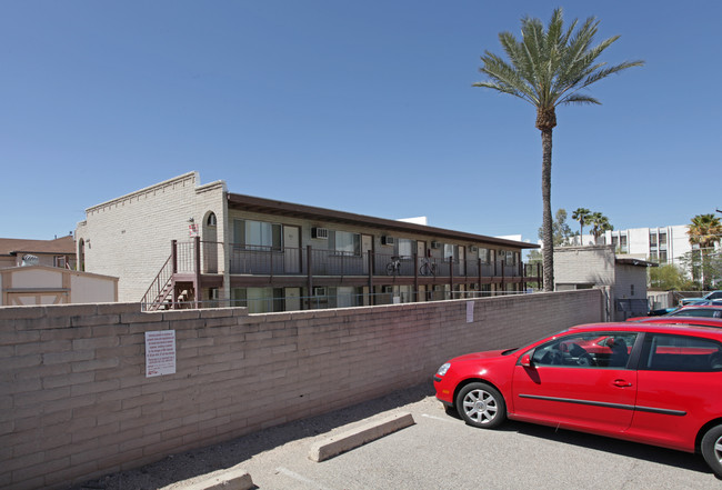 Studio One Apartments in Tucson, AZ - Foto de edificio - Building Photo