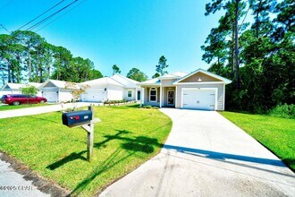 194 Escanaba Ave in Panama City Beach, FL - Building Photo - Building Photo
