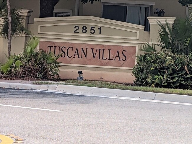 701 Prospect Rd in Oakland Park, FL - Building Photo - Building Photo