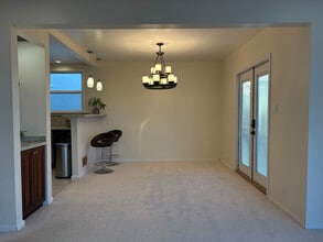 48 Castleton Ave in Daly City, CA - Foto de edificio - Building Photo