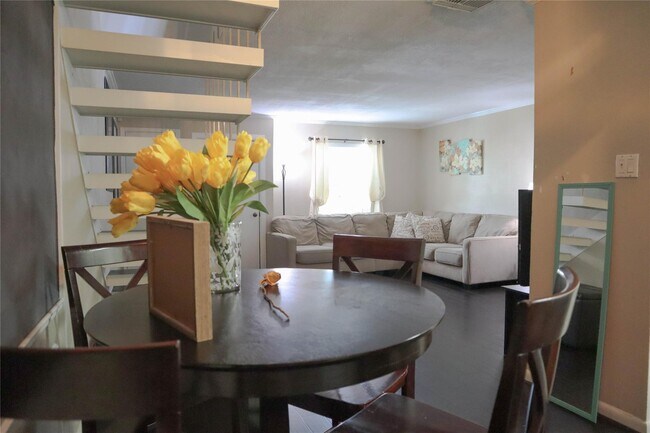 2689 Marilee Ln in Houston, TX - Building Photo - Building Photo