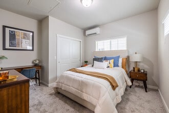 Cottages at Abbott Station in Zephyrhills, FL - Building Photo - Interior Photo