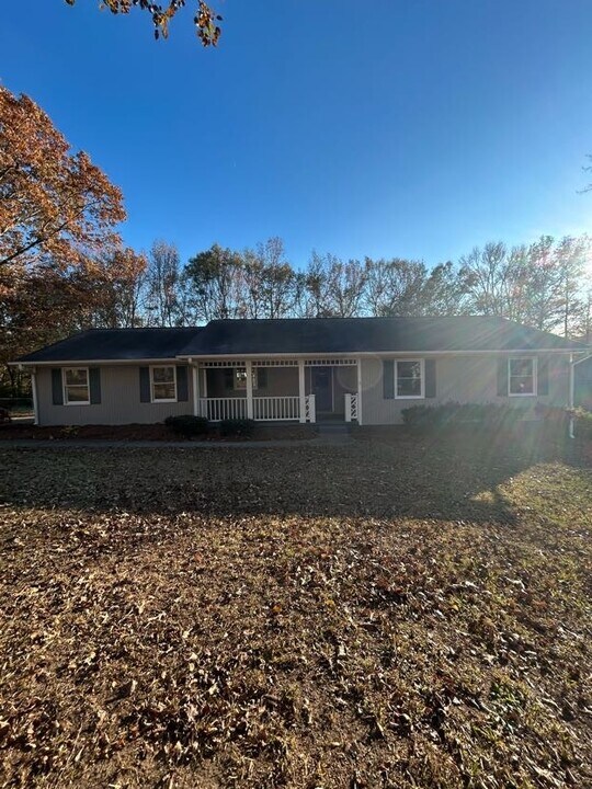 190 Winston Dr in Mcdonough, GA - Building Photo