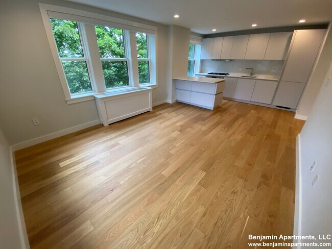 123 Highland Ave, Unit 49 in Somerville, MA - Foto de edificio - Building Photo