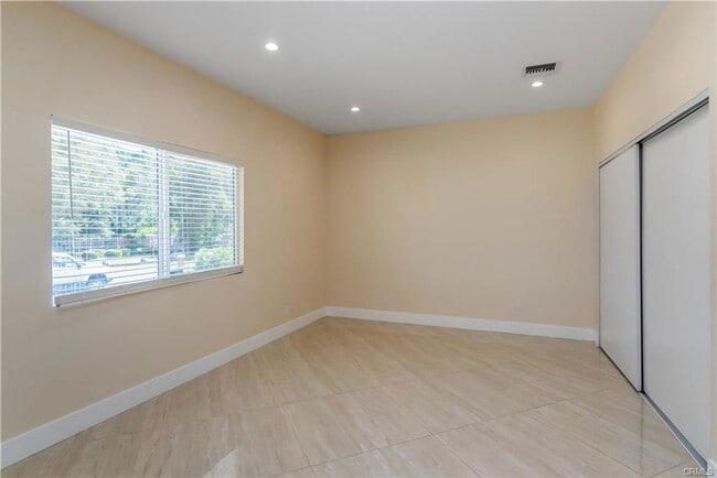 9231 Vanalden Ave in Los Angeles, CA - Building Photo - Building Photo