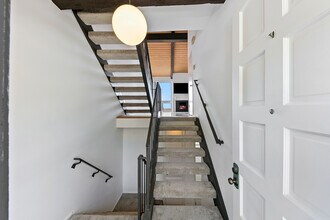 28206 Rey de Copas Ln in Malibu, CA - Foto de edificio - Building Photo
