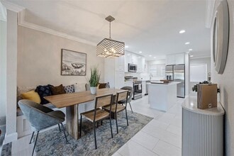 1008 Apollo Beach Blvd in Apollo Beach, FL - Foto de edificio - Building Photo