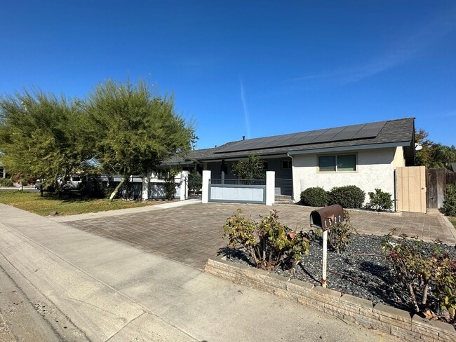 property at 1522 W Monte Vista Ave