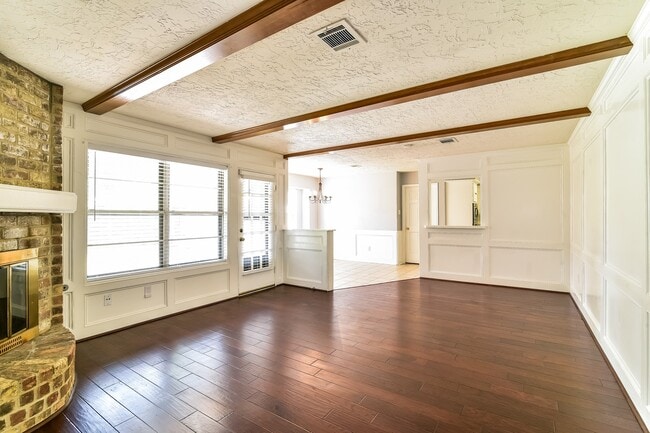 11715 Parkriver Dr in Houston, TX - Building Photo - Building Photo