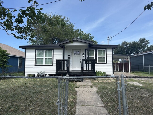 property at 1033 Post Ave