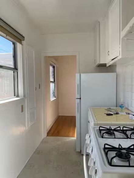 230 4th Ave