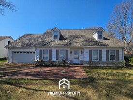 1869 Corbin Rd in Germantown, TN - Building Photo