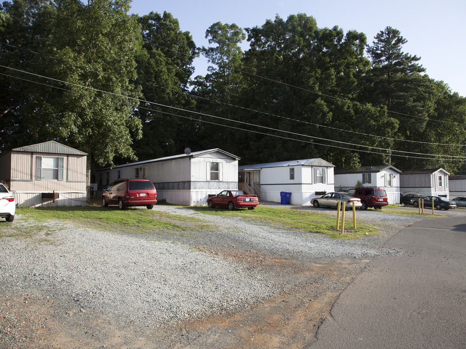 Airport Mobile Home Park in Chapel Hill, NC - Building Photo