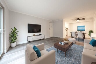 The Madison in Cincinnati, OH - Building Photo - Building Photo