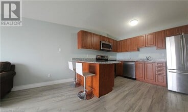 135 James St S in Hamilton, ON - Building Photo - Building Photo