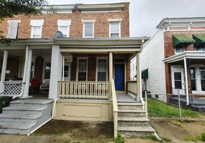 2123 Annapolis Rd in Baltimore, MD - Building Photo
