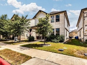 213 Iron Rail Rd in Dripping Springs, TX - Building Photo - Building Photo