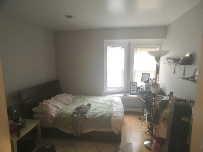 33 Long Ave in Boston, MA - Foto de edificio - Building Photo