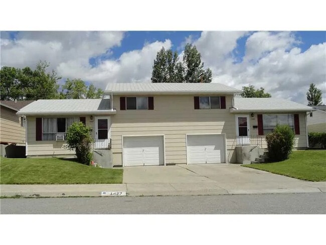 property at 1425 Lynn Ave