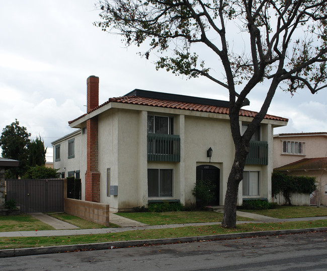 4182 Howard Ave in Los Alamitos, CA - Foto de edificio - Building Photo