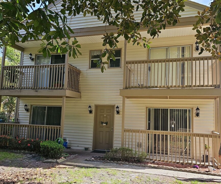 2300 Twelve Oaks Dr in Orange Park, FL - Building Photo