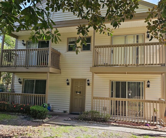 property at 2300 Twelve Oaks Dr