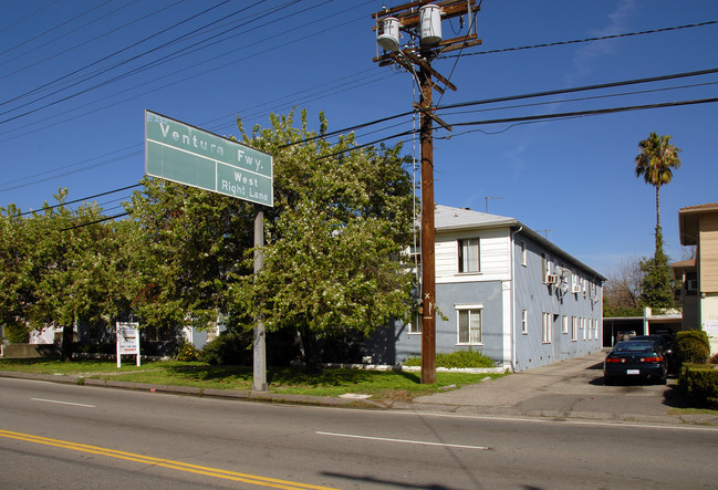 11047-11053 Moorpark St in North Hollywood, CA - Building Photo - Building Photo