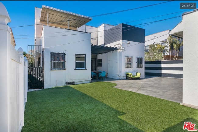 216 S Orange Dr in Los Angeles, CA - Building Photo - Building Photo