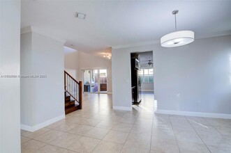 8103 NW 116th Ave in Doral, FL - Building Photo - Building Photo