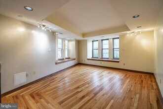 322 Poplar St in Philadelphia, PA - Building Photo - Building Photo