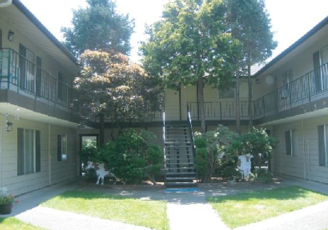 Hillcrest Apartments in Longview, WA - Foto de edificio - Building Photo