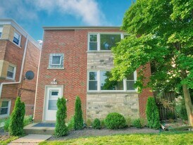 4831 Kirk St, Unit G in Skokie, IL - Building Photo