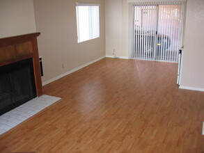 134-136 Ximeno Ave in Long Beach, CA - Foto de edificio - Building Photo