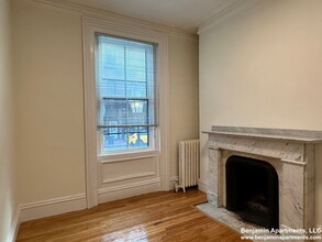 82 Charles St, Unit 2 in Boston, MA - Building Photo - Building Photo