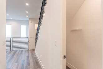 525 Normandie Ave in Los Angeles, CA - Building Photo - Building Photo