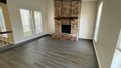 3201 Willow Bend Ct in Bedford, TX - Foto de edificio - Building Photo